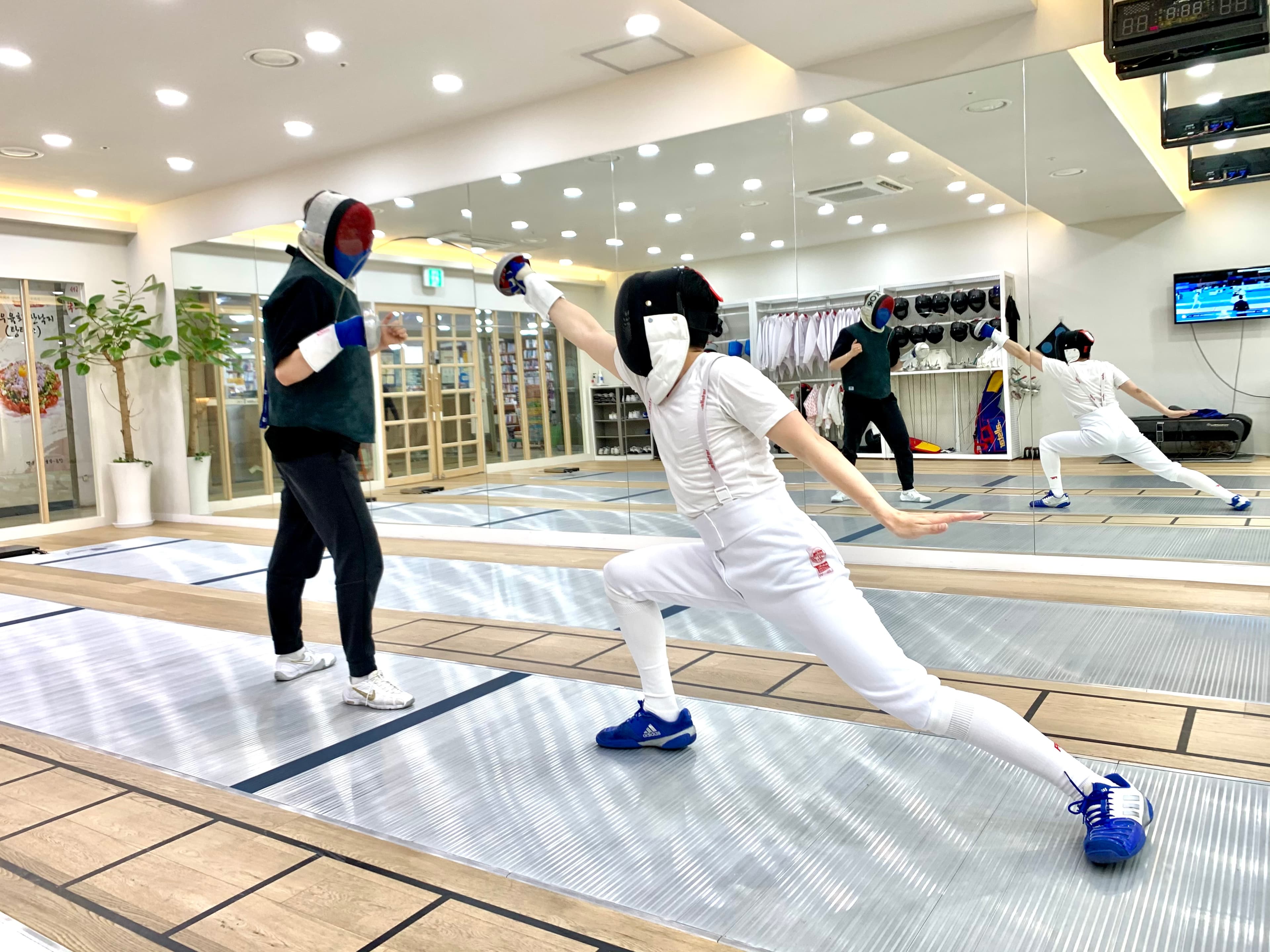 신아람펜싱클럽 로고