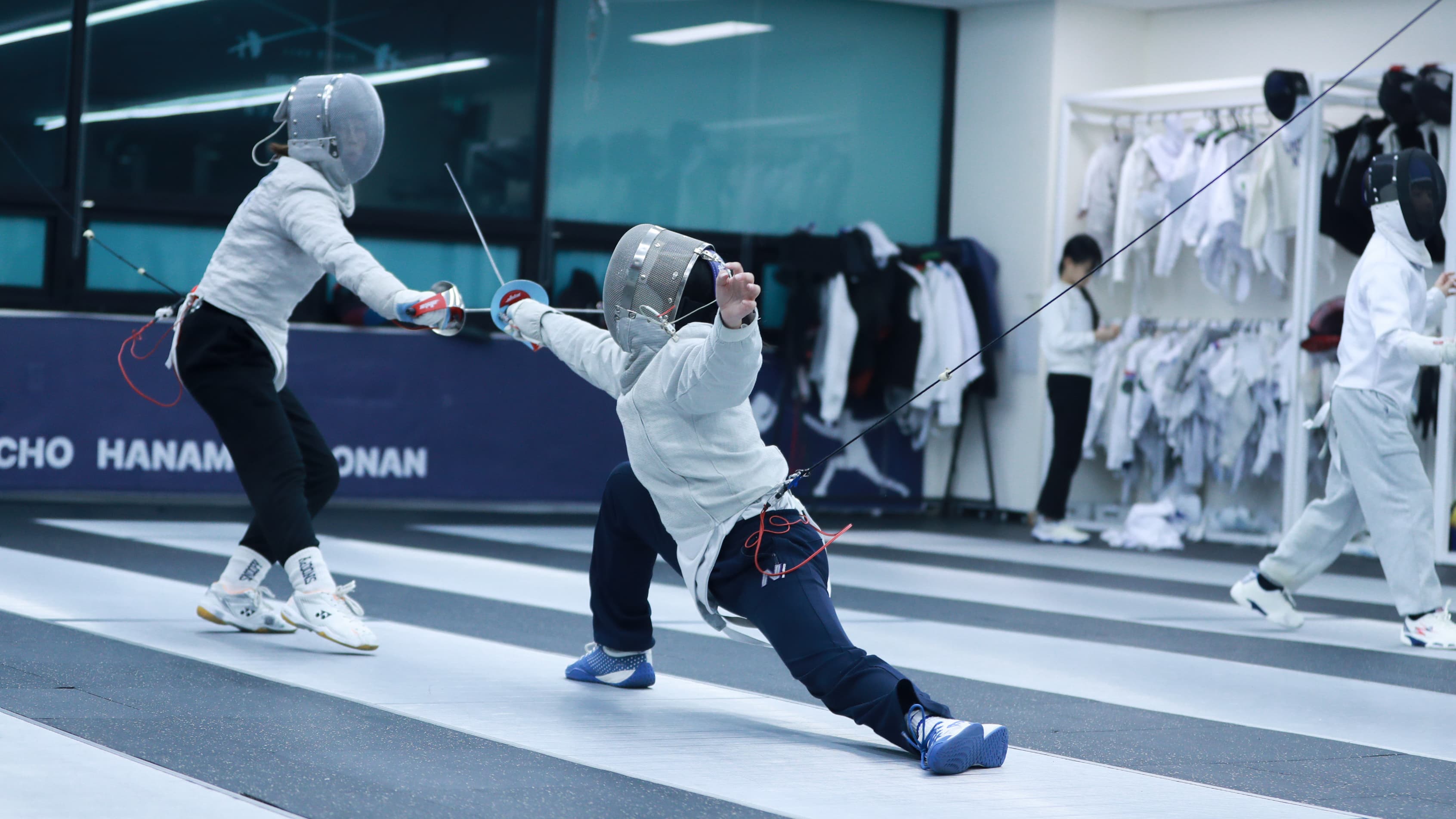 윤남진펜싱클럽(천안) 로고